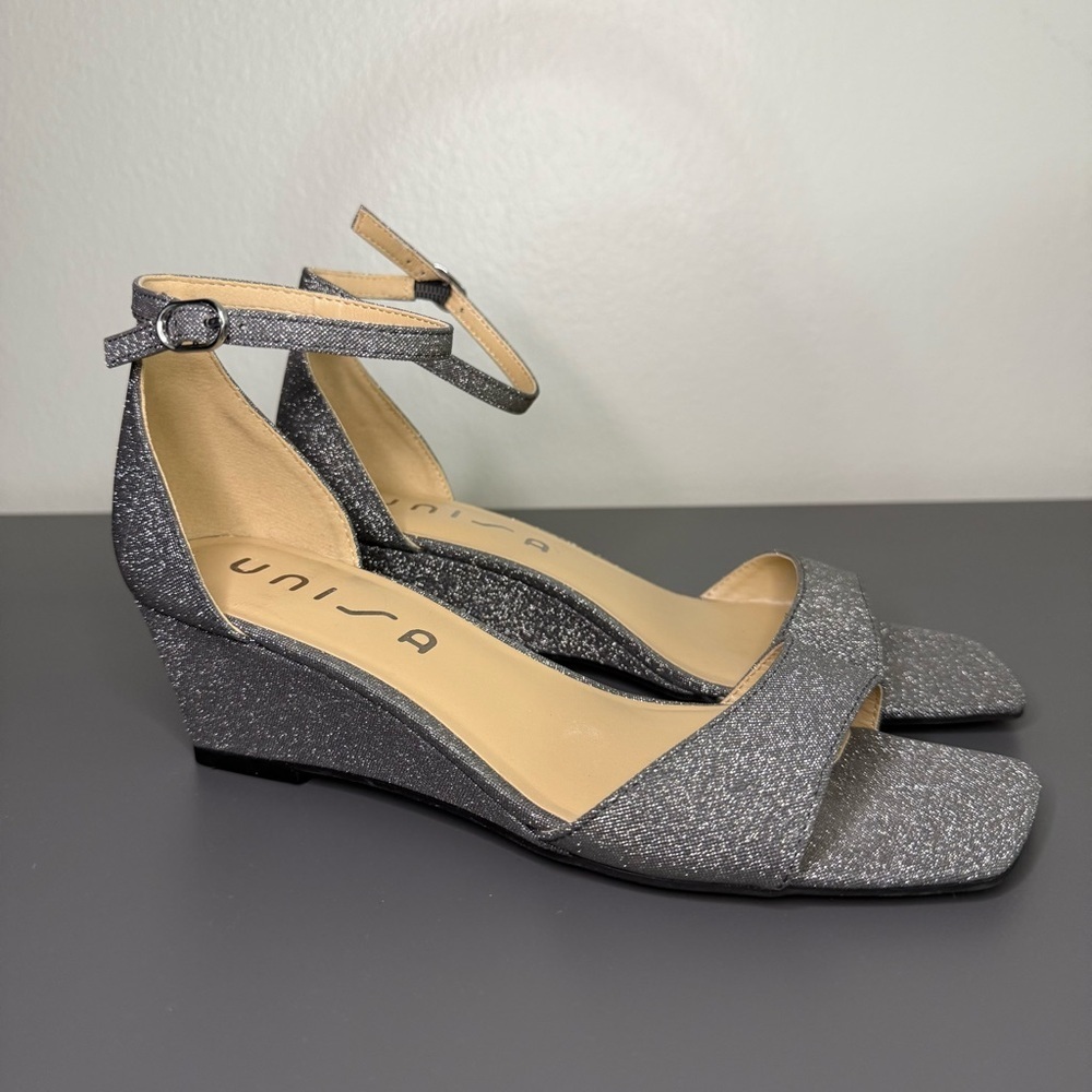 Unisa Metallic Wedge Sandals Women’s Size 7.5M Silver Glitter Ankle Strap